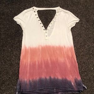 ombré short sleeve with v neck & cut out back